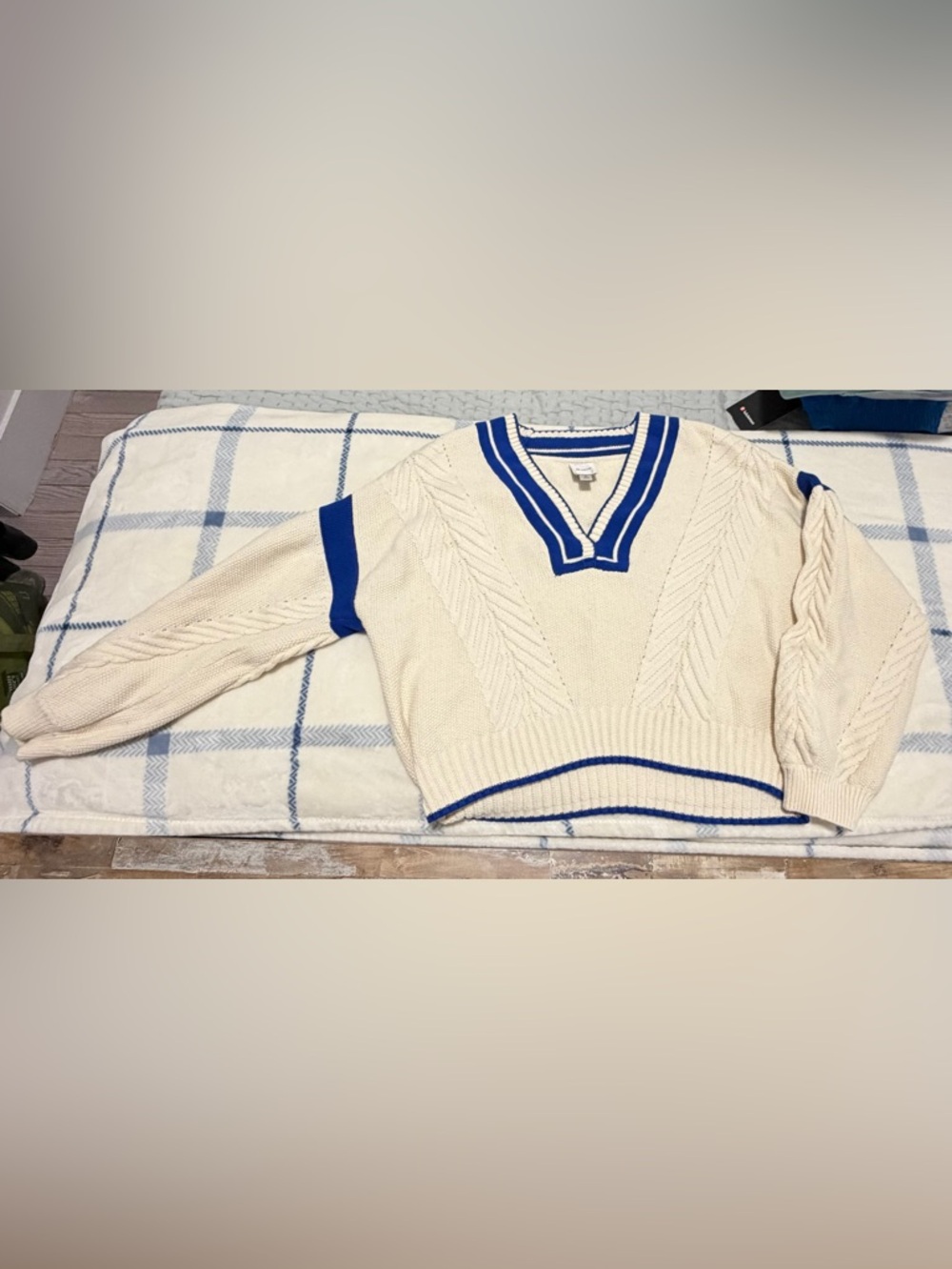 MAEVE V-NECK CABLE PULLOVER SWEATER